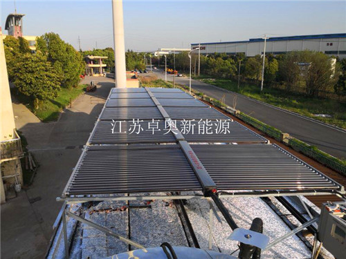 無(wú)錫巨力重工員工洗澡熱水系統(tǒng)